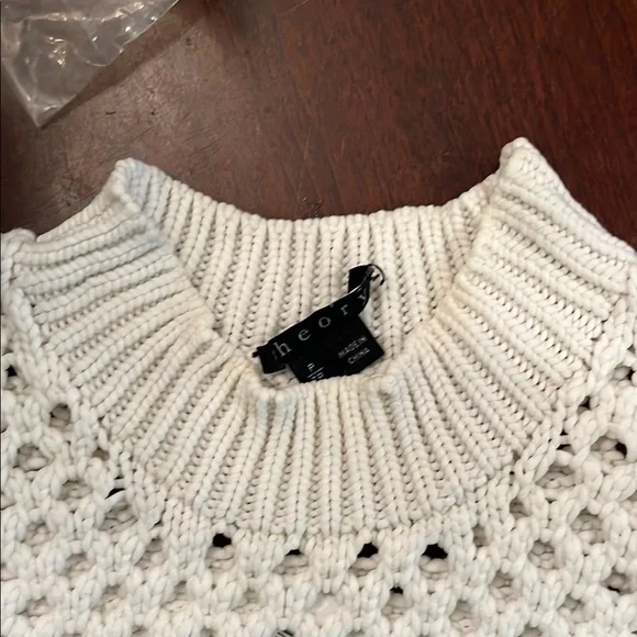 Theory Mayleen knit White Sleeveless Crochet Top vest small - Picture 5 of 6